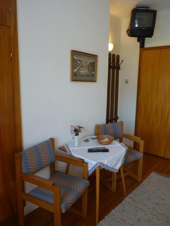Pension Broenimann Ossiach Bagian luar foto