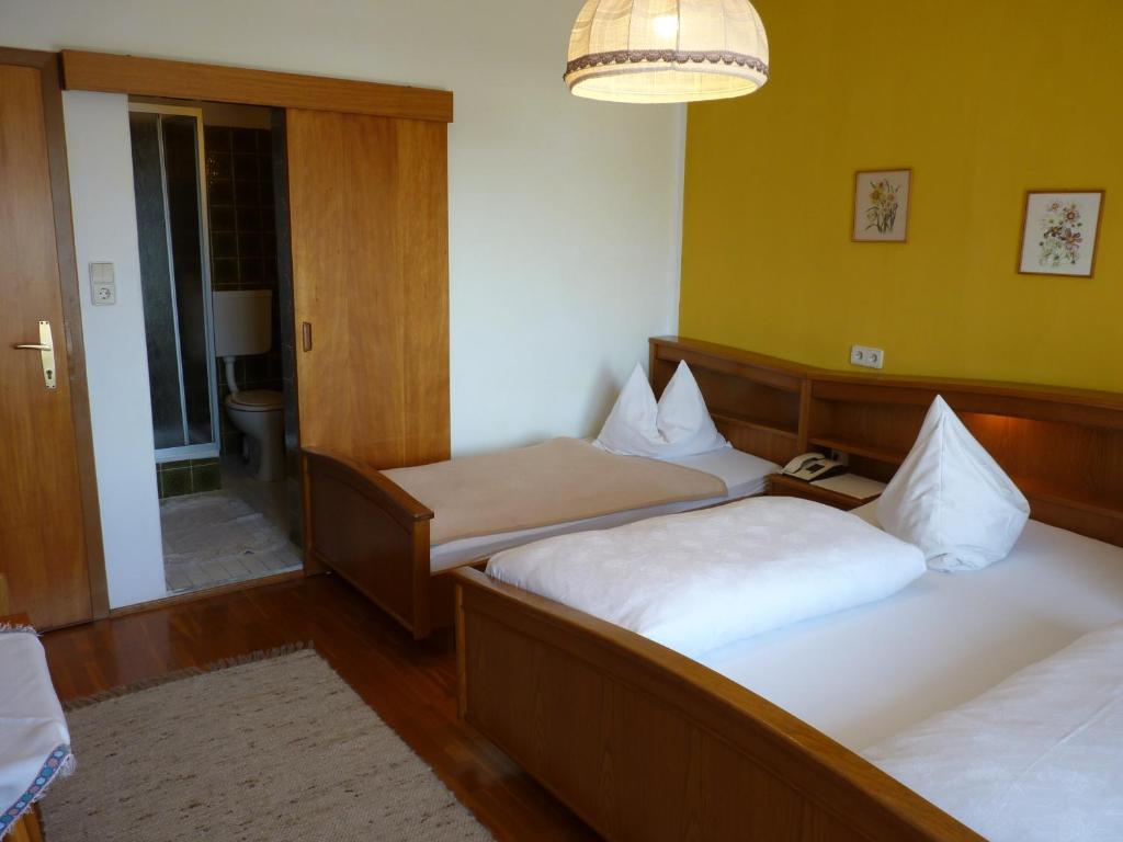 Pension Broenimann Ossiach Ruang foto