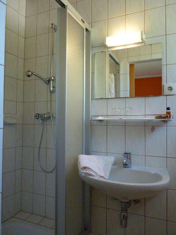 Pension Broenimann Ossiach Ruang foto